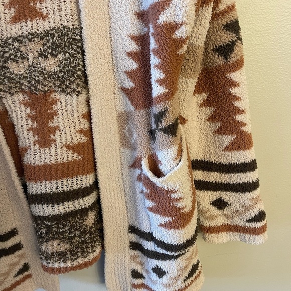 ChicSoul Aztec Print 1X open front cardigan sweater - Picture 3 of 6